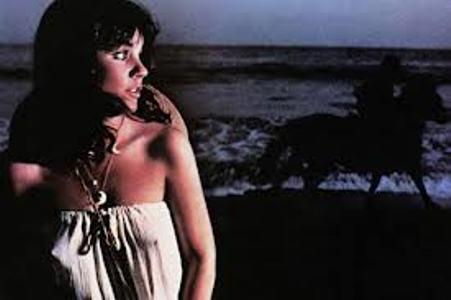 Happy Birthday Linda Ronstadt
One of the BEST Album Covers ever!
She Kicks off Wednesday Coffee n Tunes 