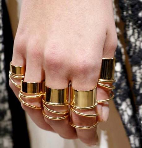 ModaLusso's tweet image. Ladies new jewelry collection on SALE today check our website out for our latest styles buff.ly/1RxVbv2