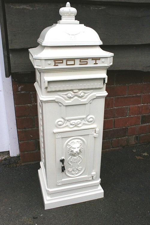I love this...genuine cast iron Victorian post box. An ideal addition to your wedding adding a vintage feel.