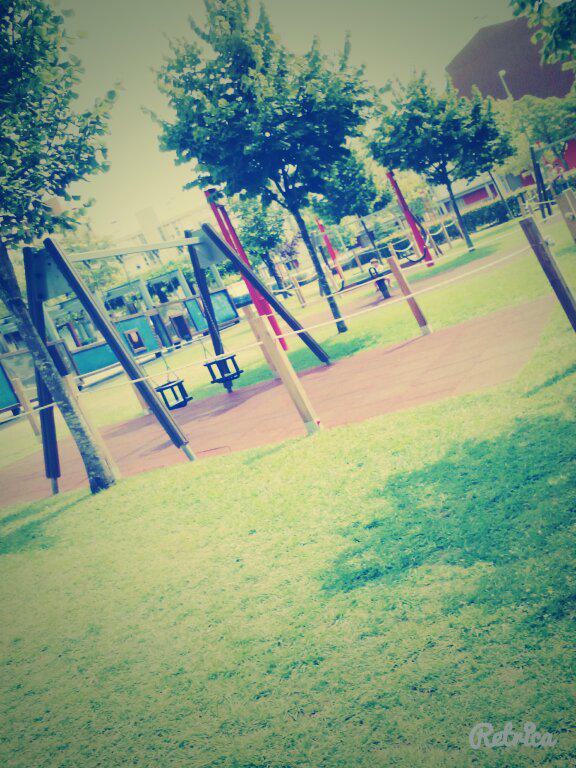 taty_Rodriguess's tweet image. No parque com os miúdos 😒