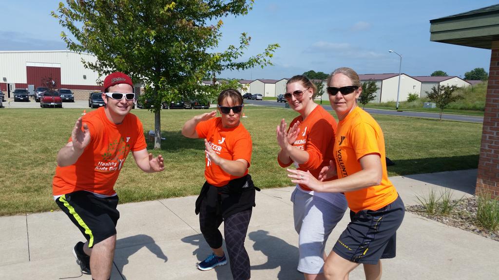 KyKy824's tweet photo. #LaXymca directors coming together to build a strong team! #teamwork #laxYstaff http://t.co/GkHUFrt7ZD