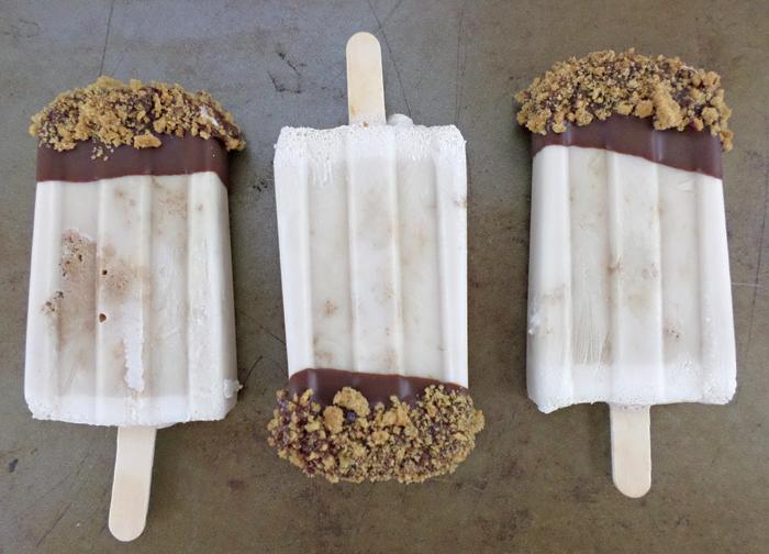 SmoothieGourmet's tweet photo. @SmoothieGourmet Speculoos Cookies and Dark Chocolate #smoothpop for #popsicleweek
Recipe at http://t.co/EHaV6skimJ http://t.co/6AeRWIXqkA