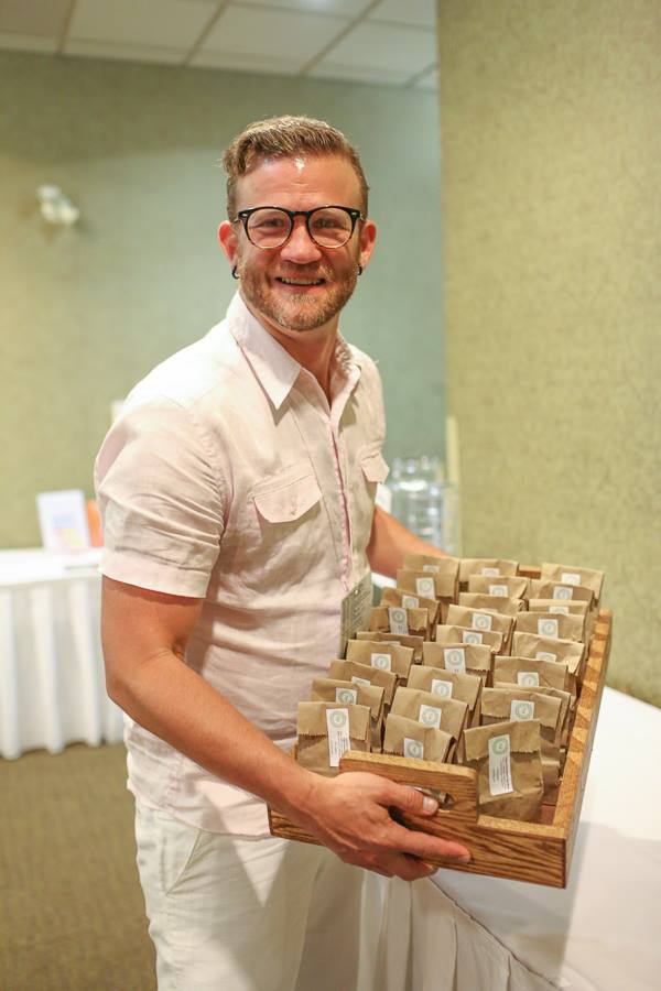Rawdivinefoods's tweet photo. Bags of sweet superfood snacks ready to sell at the #yvrconferences #IMMastery #1bites #love #photooftheday #follow http://t.co/u0z8jAlu9T