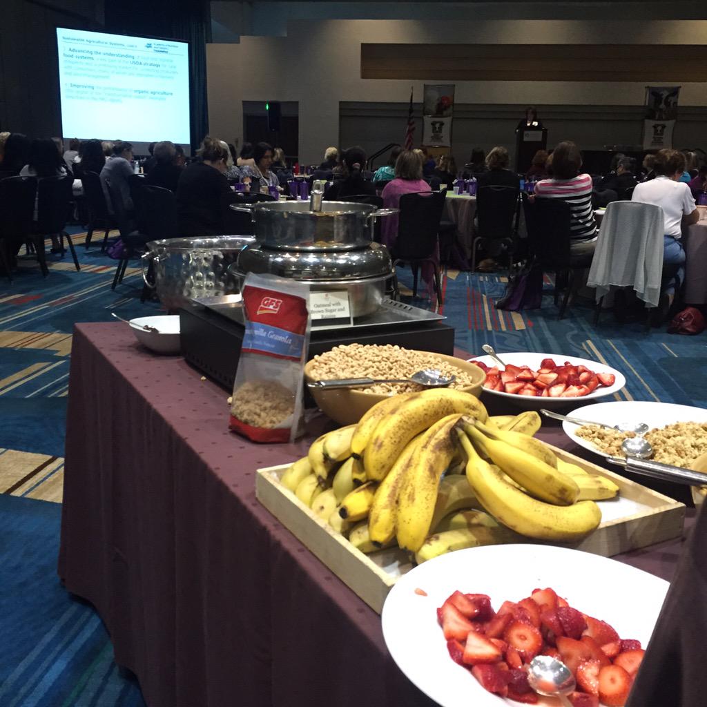 eatrightflorida's tweet photo. Thank you @FloridaMilk @NtlDairyCouncil fair this delicious breakfast!!! #FLFNCE http://t.co/WWvYKbC8d9