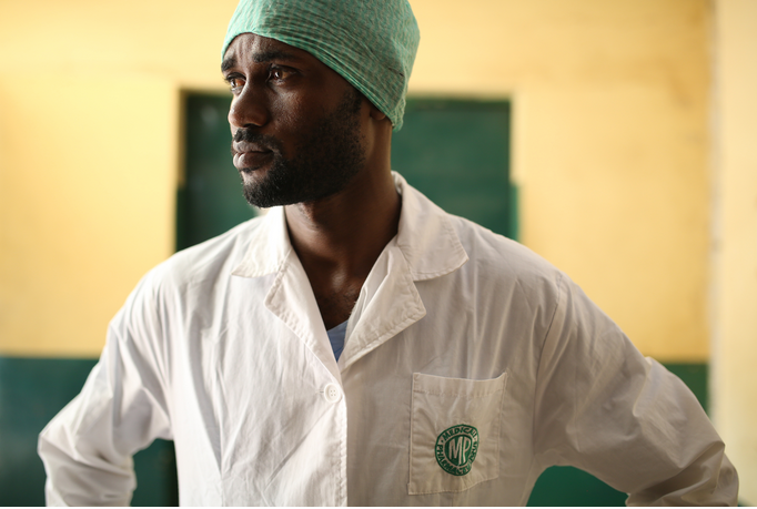 WorldBankGroup's tweet photo. How many health workers have been lost due to #Ebola crisis in West #Africa?  http://t.co/2WoLLoxVvK #EbolaResponse http://t.co/uY29RqBP2D