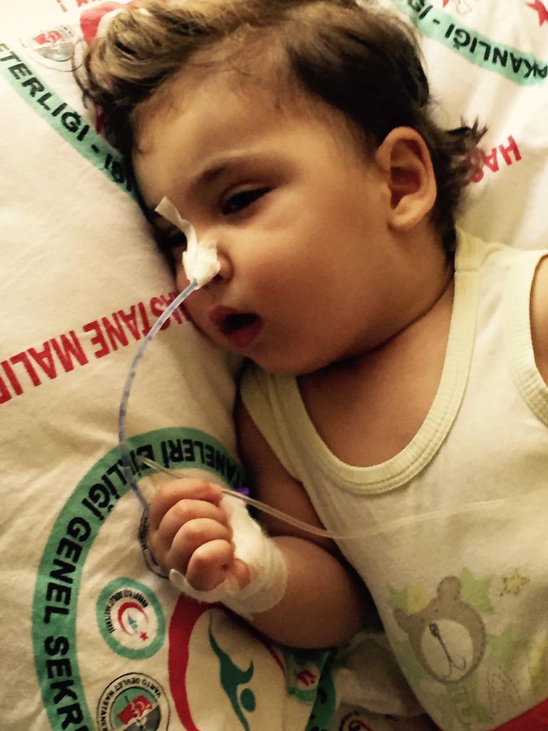 NoirBlancAsk's tweet photo. Çok Acil RT yayalım arkadaşlar😞😔
#OmerBaranaOmur Allah rızası için duyun
Ben de yürümek koşmak istiyorum. http://t.co/vMawwMtBDz