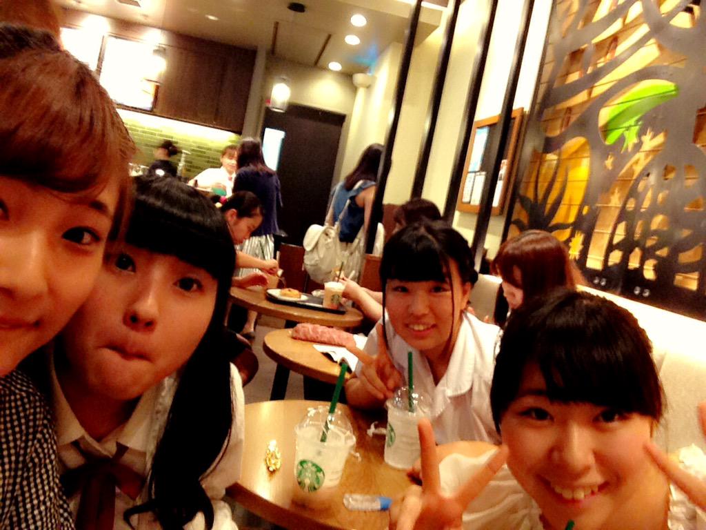 aaachiisun's tweet photo. SKY-HIリリイベ行ってきました！
本当にかっこよすぎて😂
四回も握手できたのはまいなのおかげ😂
本当にありがとう！
初めましての子は人見知り発揮して話せなかったけど楽しかった😳💕 http://t.co/6HpI2180cy