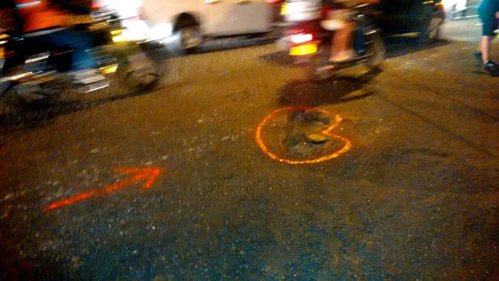 mauroserna12's tweet photo. Señalar un hueco puede salvar una vida, puede ser la tuya, la de un familiar e incluso un amigo motero @TwiterosCali http://t.co/a5CNSG4J00