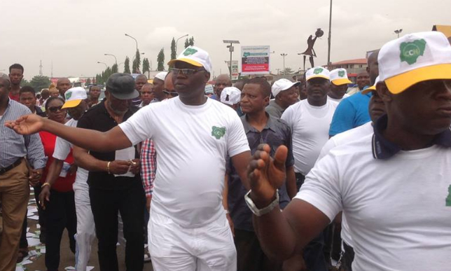 OlufemiAjasa's tweet photo. I will not protest withdrawal of pipeline surveillance contract -Gani Adams :http://t.co/r6shvA998Q @vanguardngrnews http://t.co/KoDcmHnC9h