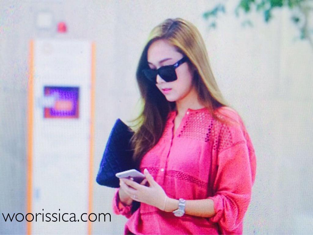 [PIC][15-07-2015]Jessica trở về Hàn Quốc vào tối nay CJ9StwaUAAAHNd-