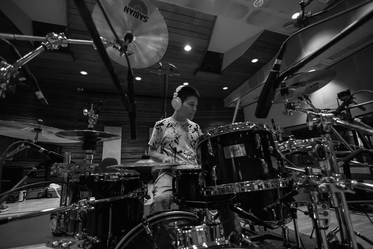 soopydrums's tweet photo. RECORDING: Day 1
#凸TOTSU #凸 #TOTSU #FUJITSUTEN #FUJITSU #KOBE #Pearl #drum #recording http://t.co/rm0yvp74uM