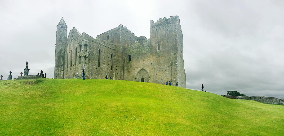 The impressive Rock of Cashel, a must see! #IrelandsAncientEast #Heritage #DiscoverIreland #rockofcashel
