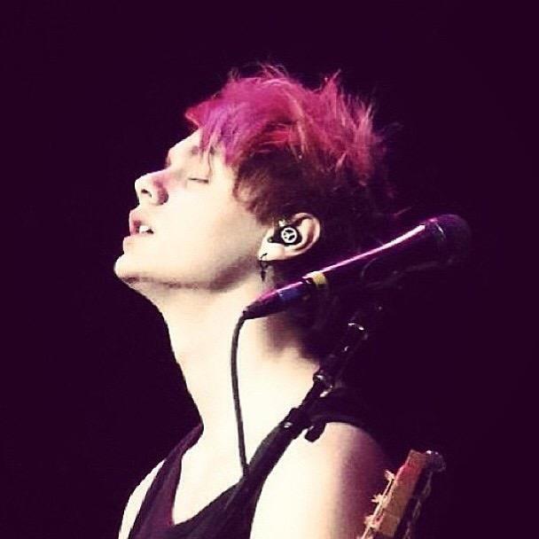 Hello, I'm Mike. 
If you rt I'll let you make me make daddy feel good.