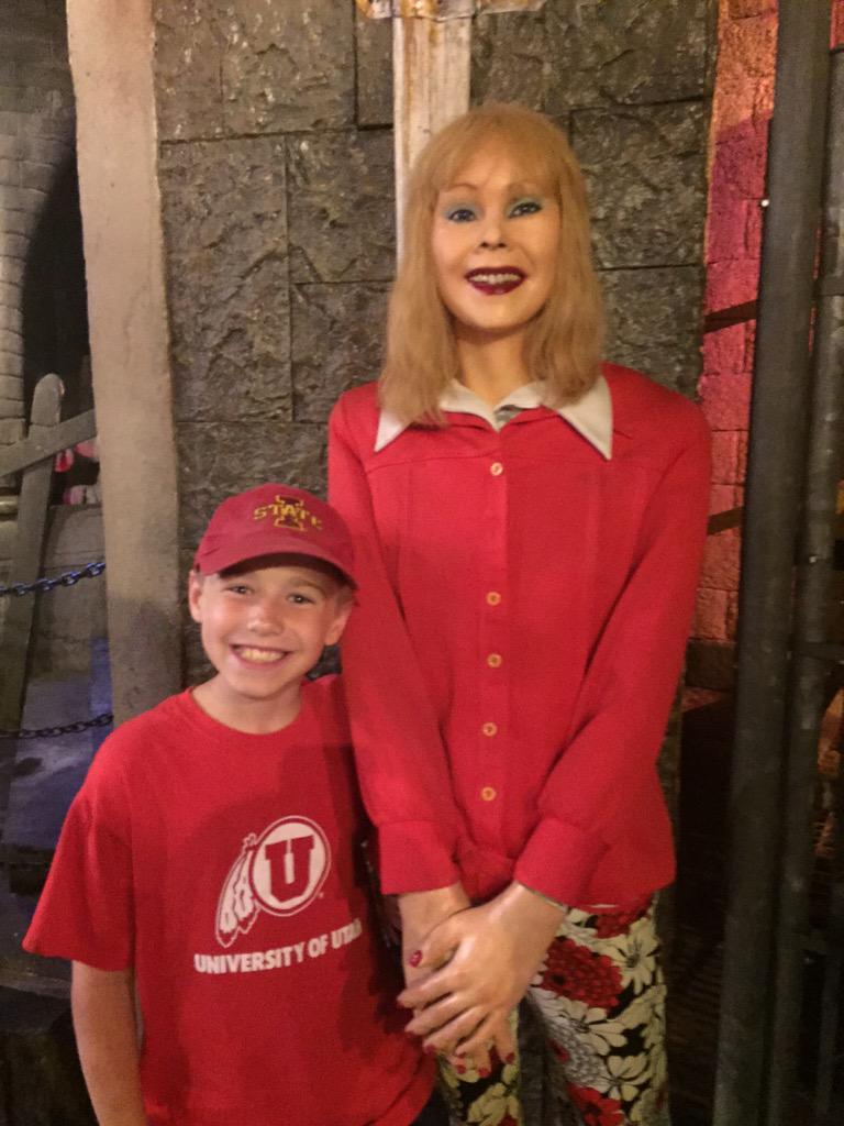 Katie Mueller tweet media