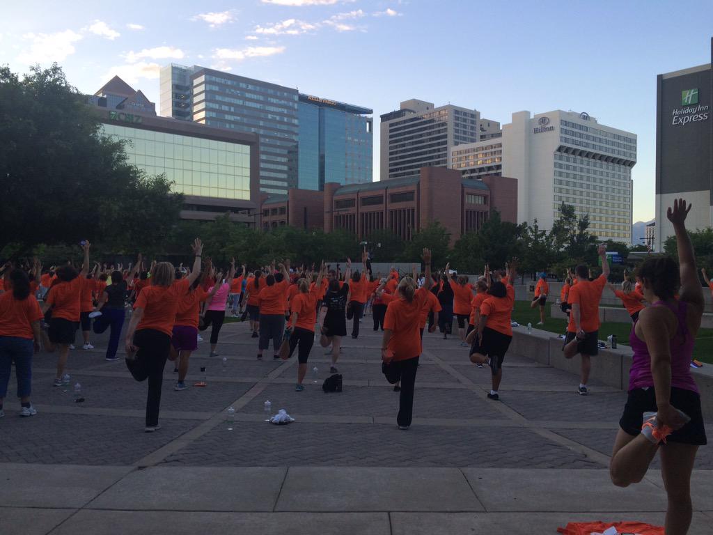 SNAMeetings's tweet photo. The #STEPS Wellness Event was a great success! Thank you to everyone who participated in the sunrise stretch! #ANC15 http://t.co/d5OItLBByA