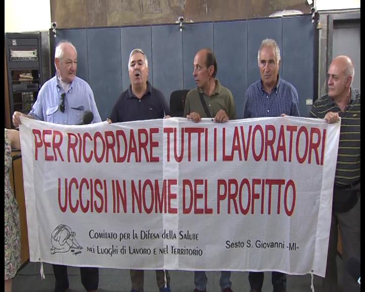 ElenaPeracchi's tweet photo. #Omicidiocolposo per gli ex manager della #Pirelli condannati nel #processo #amianto http://t.co/NSrX8LFyXw http://t.co/BzD7RHwMY1