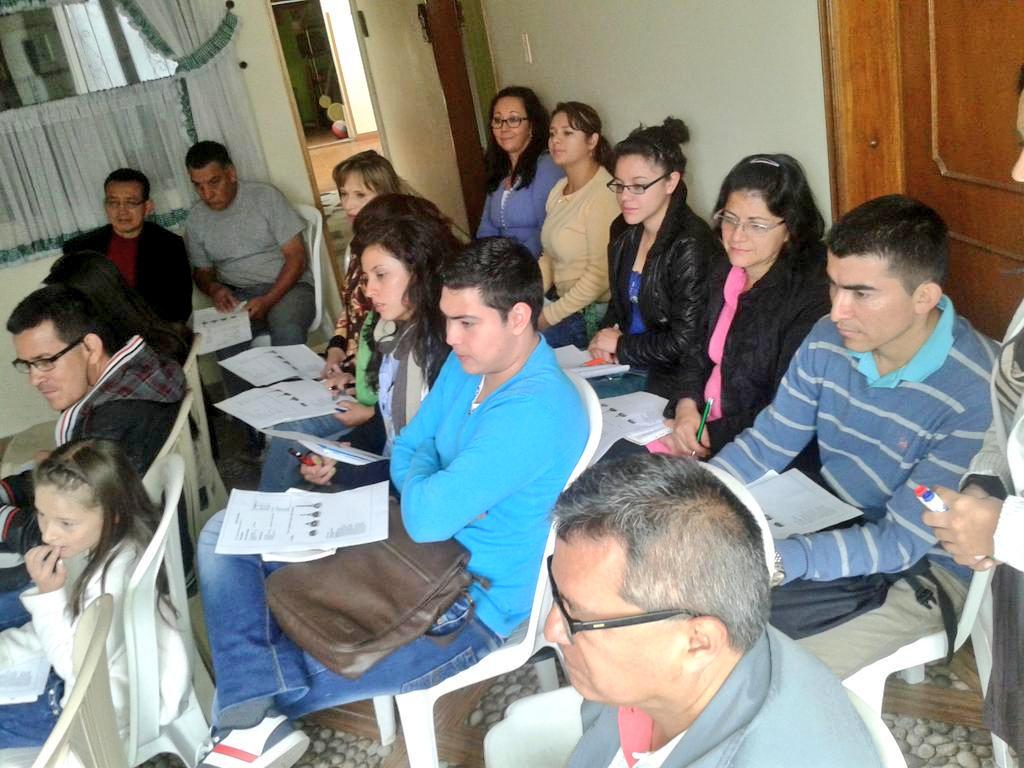 FIMLM's tweet photo. En Fontibón - Btá, iniciamos curso de Francés con #DespertarEmprendedor, programa liderado por @MLPiraquive http://t.co/GnE5o8cc9j