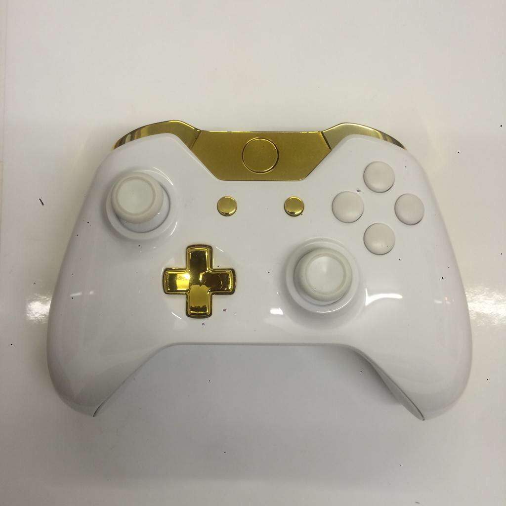brendonblake_'s tweet photo. Controller won't sell on eBay...

GIVEAWAY TIME! My @NIFTYCustoms! All you have to do is follow me and RT this tweet! http://t.co/ozssWEywxX