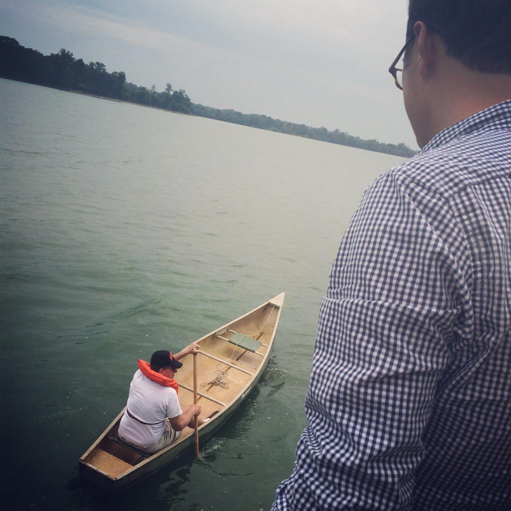 LoThacker's tweet photo. No wake. No problem. #buckeyelake @cbus_ohio 🇺🇸 http://t.co/urDdDCWyEf