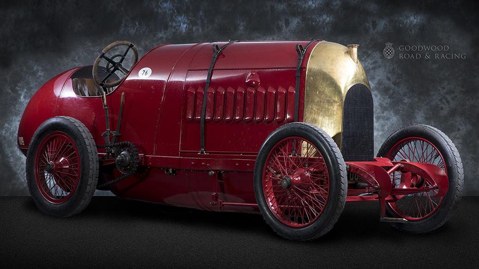 Jalopnik's tweet photo. There's literally nothing like this Fiat. http://t.co/iumGgkYgLA http://t.co/xTh0hnAFg2