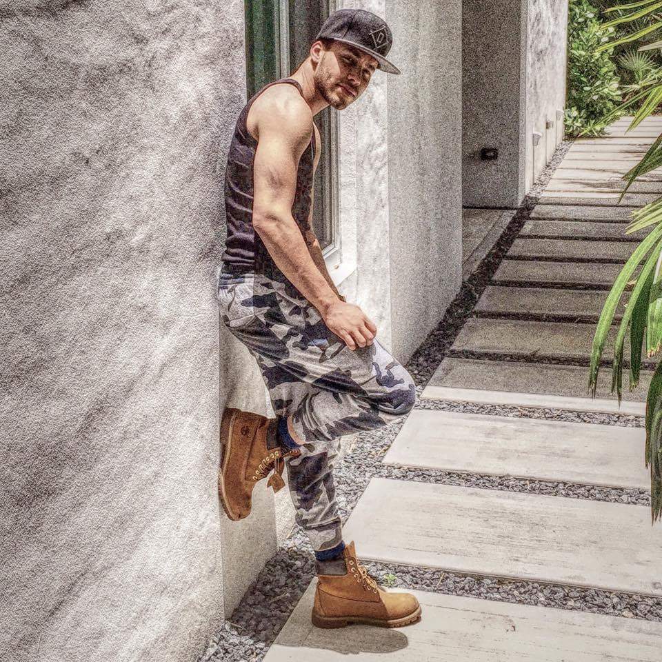 TrU_TeamRoyce's tweet photo. @PrinceRoyce I have No Words to express this Pic but WOW You Looking too FLY 😁💖😊😍❤ #DoubleVision3Weeks #Roycenaticas http://t.co/bdap7NzgEv