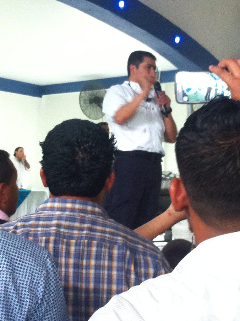 les77174986's tweet photo. #TeApoyamosJOH @lachikitarevel1 @Ana_Mendoza10 @JuanOrlandoH #pimienta cortes http://t.co/p06ylO6vIH
