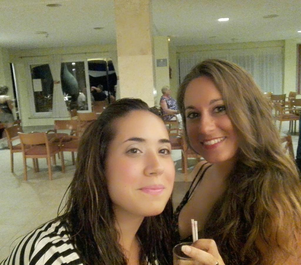 eva_barea's tweet photo. De vuelta!! Despues de una semana inolvidable en mallorca con la mejor compañia@mdgarron@jairo_sfc @Ismaelpalomo7 http://t.co/1oAkuLa0Wq