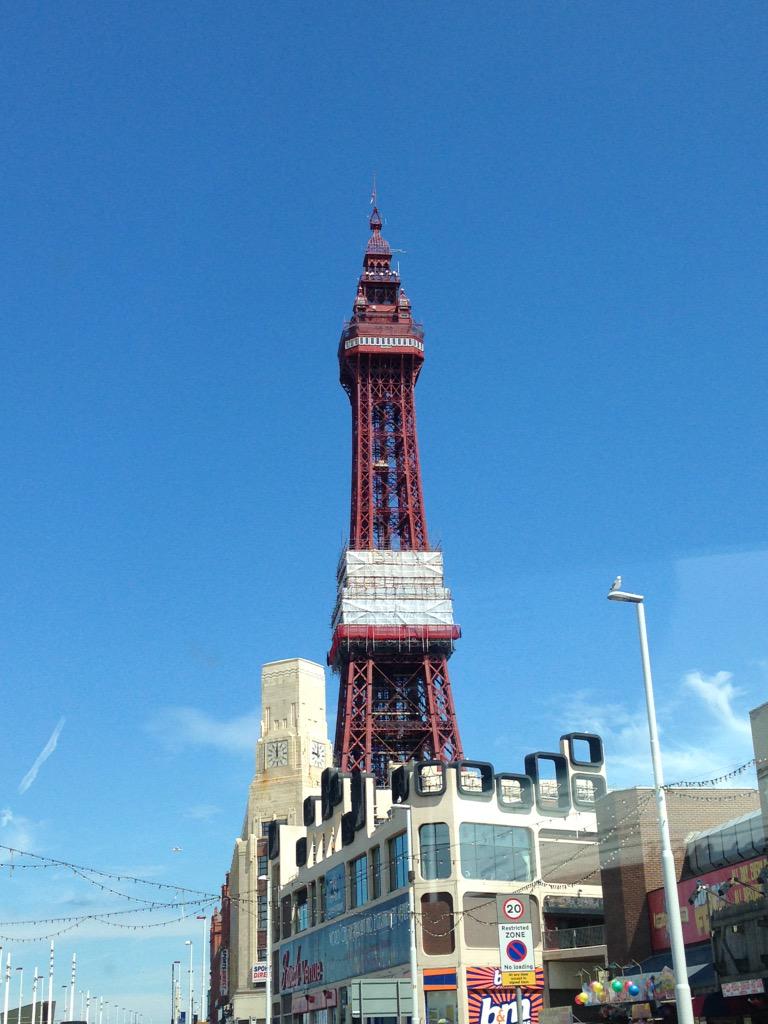 Spacejackers's tweet photo. A great morning with Stanley School in Blackpool arranged by Elaine from @SilverDellBooks #Spacejackers #TheLostSword http://t.co/q4hGYTevnQ