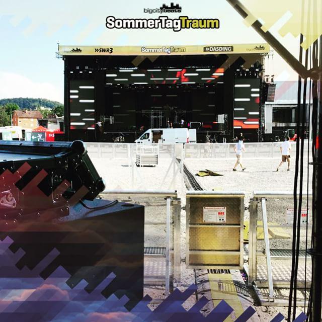 BigCityBeats's tweet photo. Die Bühne sieht schonmal ganz gut aus #bigcitybeats #sommertagtraum #Ravensburg #davidguet… http://t.co/UYZegC0rUg http://t.co/BkCeHu1pyM