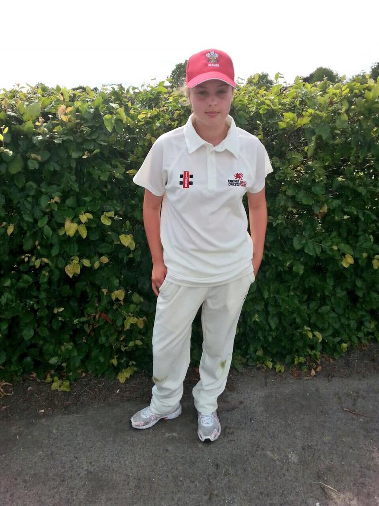 DafenWelfareCC's tweet photo. Many congrats to Dafen's Kelsey Powell! Wales debut against Somerset, with bowling figs. of 2.1 overs 1 wkt, 3 runs http://t.co/gxjifDgVob