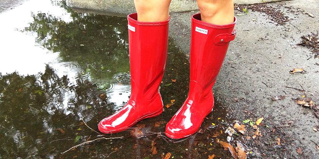 _EscapeOutdoors's tweet photo. Some times Chacos just aren't enough. Fortunately, we've got you covered with our selection of Hunter Boots. http://t.co/nJIW2vZos0