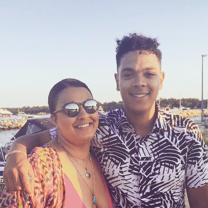 crownofthoughts's tweet photo. I think me and @Route_94 make a cute couple! He was definitely one of my favourites at hideout! 😎 http://t.co/oqaaqOkpHA