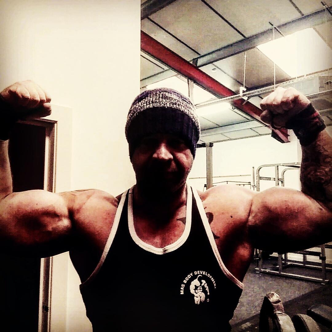 Ryoung186Young's tweet photo. @USN_UK #flexfriday http://t.co/8BwxjkMuXq