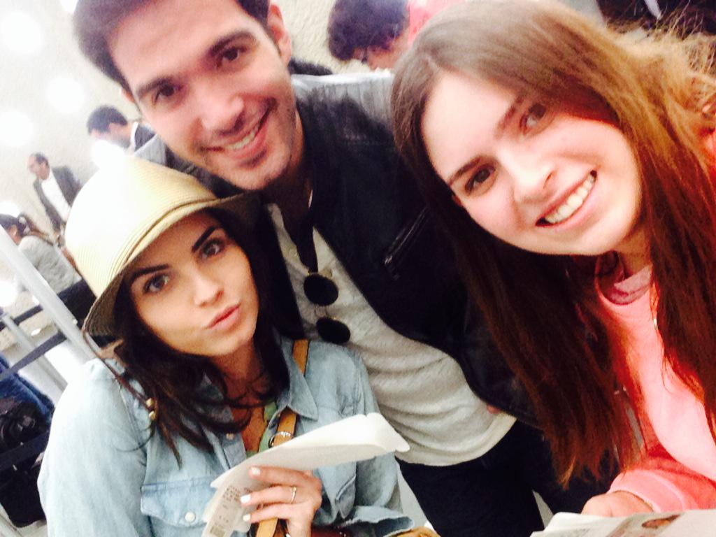 andreahoop's tweet photo. @andreahoop: Acapulco ☀️✈️🌅 @erickchapa @alexamartinm http://t.co/Fi9AtAqMoJ