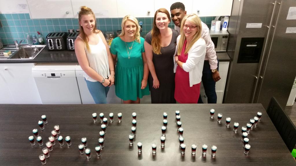 chrisatspeed's tweet image. You can't have a themed bar at a PR Agency without a photocall. Good work @fourcomms finance team! #4thjuly
