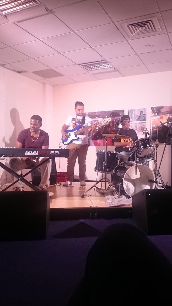 WeAreBCE's tweet photo. Amazing set from our AP three man band covering 'Au Seve' by Julio Bashmore! #auseve #band #house #apshowcase http://t.co/S6mRDdlOdq