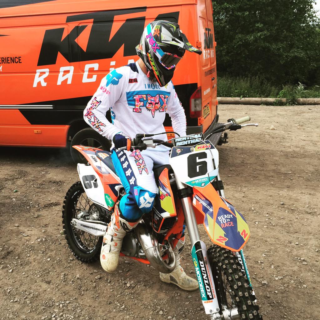 Ryanjohnson_7's tweet photo. Was looking good Wednesday doing some motos in my @foxheadinc Retro gear on! #motolife #ktm http://t.co/zIPny4zKVa