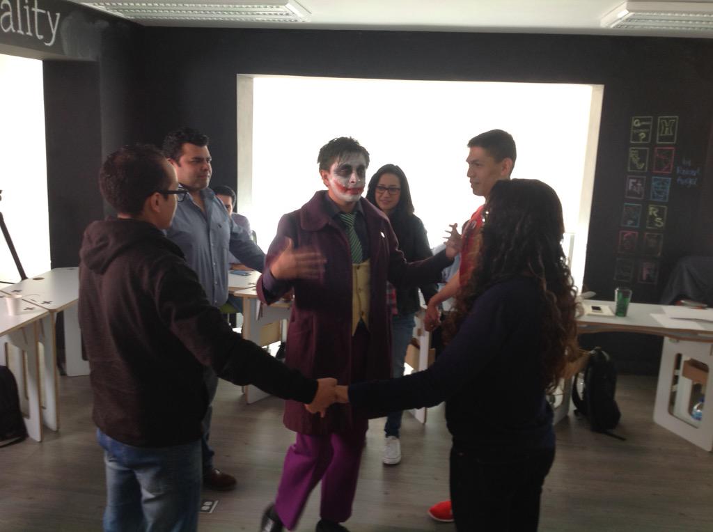 GigiAlvarez's tweet image. #MIR2015 #skillshare el Pensador Desabezado mostrando el caos @ideasrealidad @UzzielVH