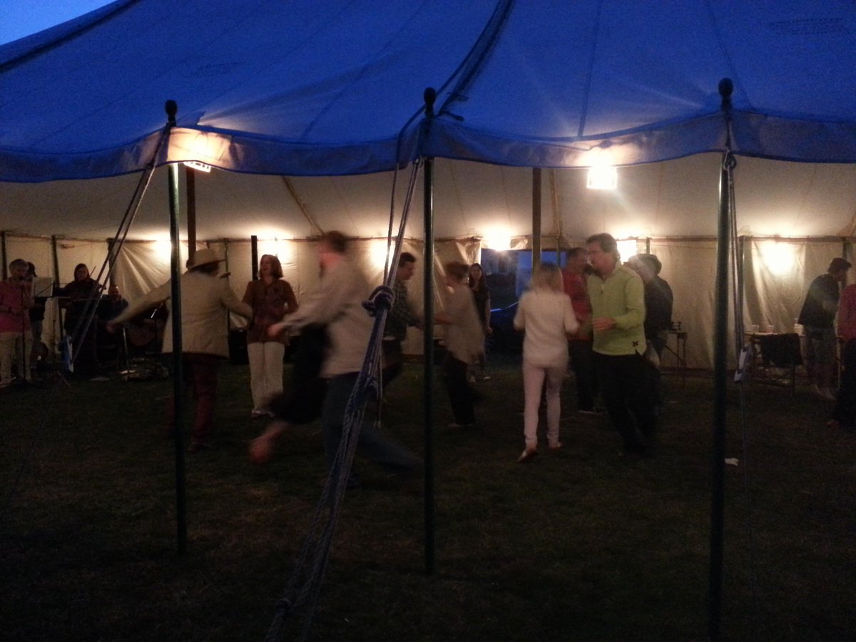 carnivalmartham's tweet photo. Martham Carnival kicks off  tonight | #Livemusic &amp; dancing lead by @CoracleMusic &amp; Willowspin Ceilidh Band

#Norfolk http://t.co/A08d6oBZKc