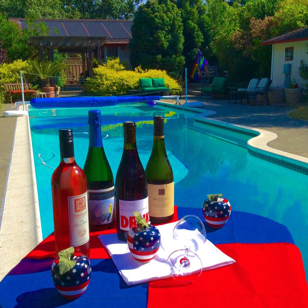 jolenespatter's tweet photo. Here's hoping your July 4th is Red White Rosè &amp; Sparkling @DRNKwines @BenzigerWinery @IronHorseVyds #PeacelandVyds http://t.co/HfrUU2RZhO