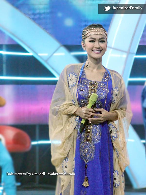 JupenizerFamily's tweet photo. Foto Mamita @juliaperrez DMD SHOW 3 Juli 2015 http://t.co/IGYYhYxaBF