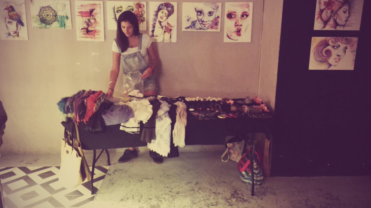 arcobcn's tweet photo. Ésto empieza a tomar forma! Te vienes al #Summer #Market de @arcobcn? -> Passeig d'Isabel II, 4 #Barcelona. #vintage http://t.co/ZppMHz6NMG