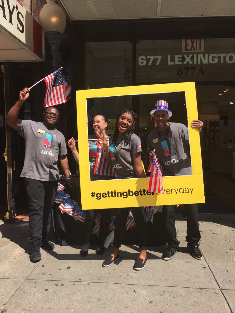 TeamEvolution_1's tweet photo. This is how we celebrate 4th of July with style taking over Nyc street with Tablet special @RonB96 @MaverickMikeL http://t.co/1UtXJy09xN