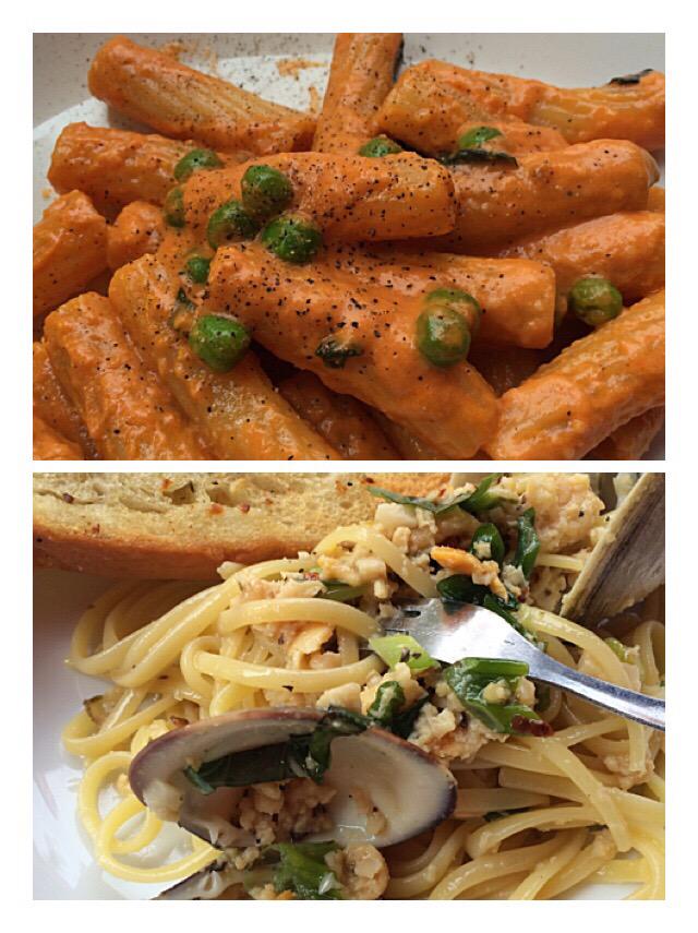 #Carmine's #Chicago #pasta #Italian #Wine #foodie #foodporn rigatoni w/peas. Linguini w/clams So f'n good! Must go!