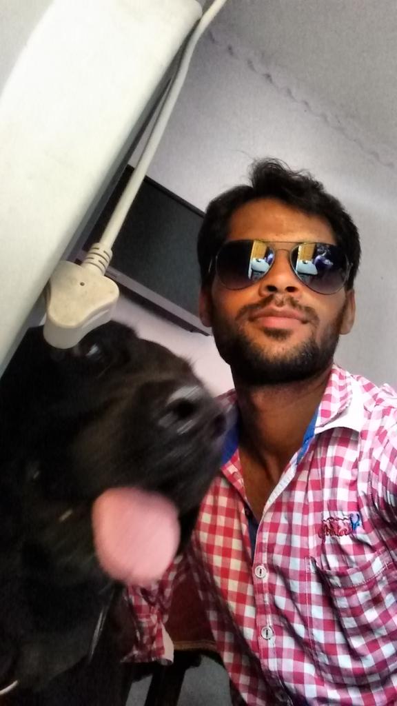 pankajsinghking's tweet image. Pets r better frnds than #matlabidost