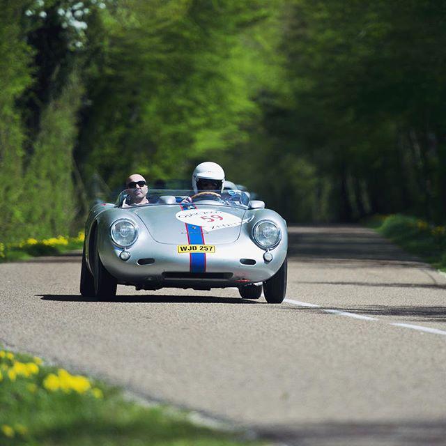 yournotmyfather's tweet photo. One hat on. One hat off. #550Spyder #TourAuto2015 http://t.co/xqBSHQ3Q9A http://t.co/BBUGhAoS0m
