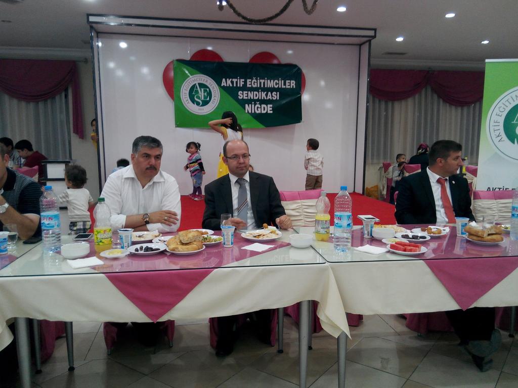 aktifkkb51's tweet photo. Bu güzel gecede emeği olan herkese teşekkürler. http://t.co/3UiJ5YEv2e