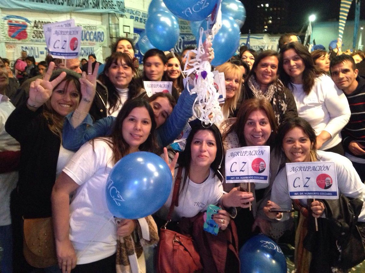 AgrupacionCZ's tweet photo. La Agrupación Carmen Zúccaro debutó acompañando a @HZuccaroPilar en el lanzamiento lista!! #ZuccaroParaLaVictoria http://t.co/E9dACvNC0M