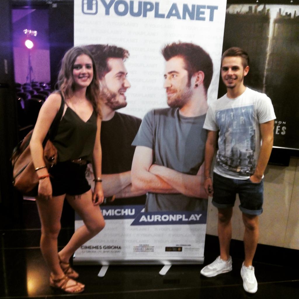 SamuelBodega17's tweet photo. @ladydeedreams Tamos a Full HD dspues de ver a @auronplay #YouPlanet http://t.co/eKPpU5NMhB