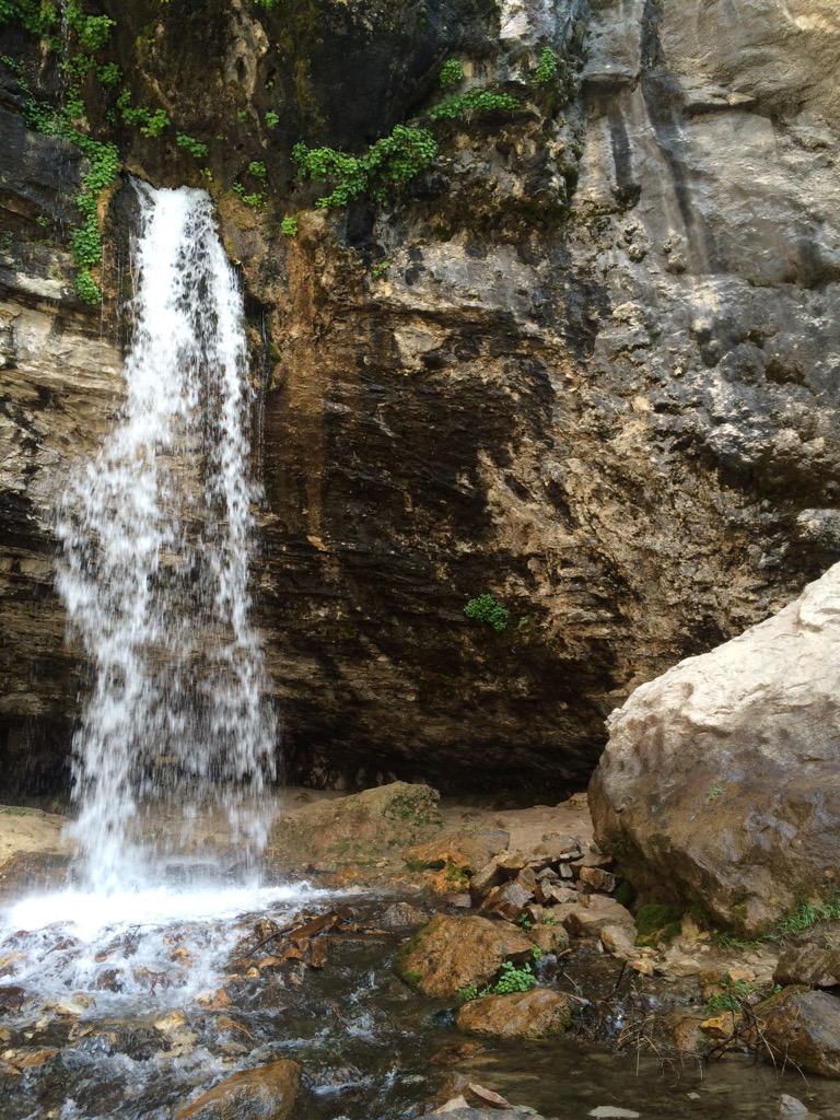 TheisAg's tweet photo. Amazing morning hike to #hanginglake and #spoutingrock, also 16miles of biking along the #coloradoriver. http://t.co/39GrXrvDAr